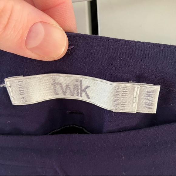 Fun twirly skirt - Picture 3 of 4